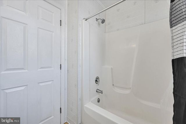 204 W REISTVILLE RD, Myerstown, PA 17067