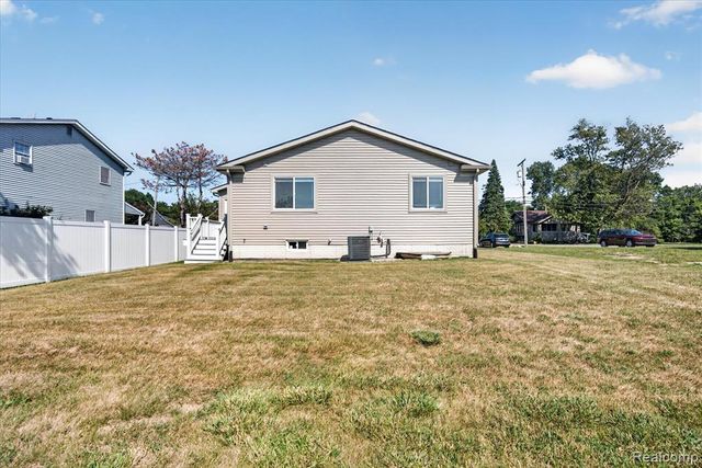 5110 Lathrop Street, Trenton, MI 48183