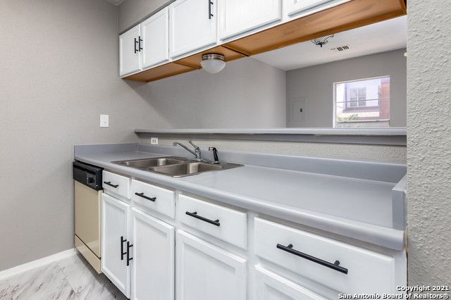 10527 Perrin Beitel Rd Apt B209, San Antonio, TX 78217