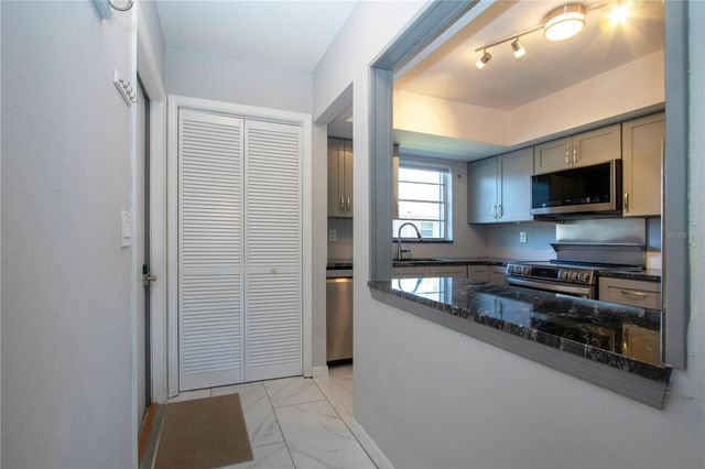 2115 9TH AVENUE W 2A, Bradenton, FL 34205