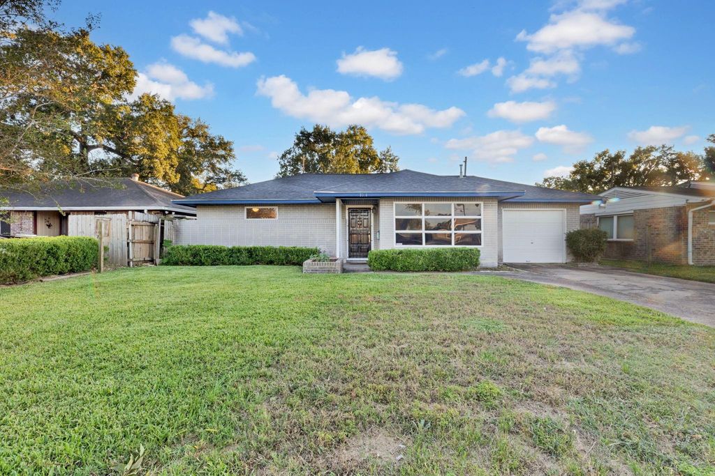 5318 Cortelyou Lane, Houston, TX 77021