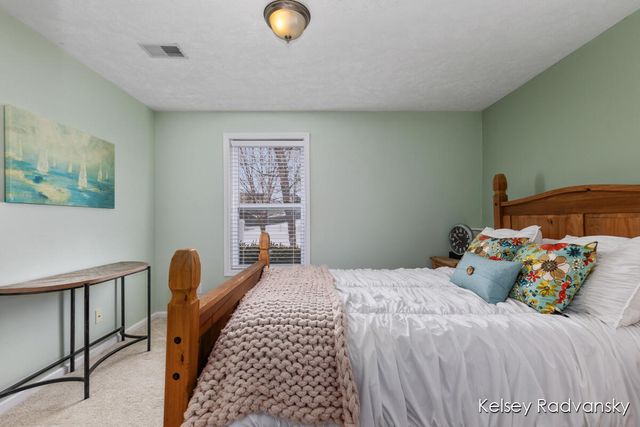 1536 Lillyview Court, Grand Rapids, MI 49509