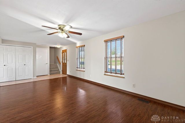 7064 Safari Drive, Huber Heights, OH 45424