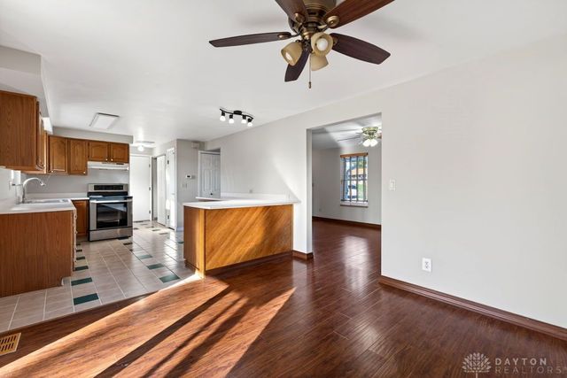 7064 Safari Drive, Huber Heights, OH 45424