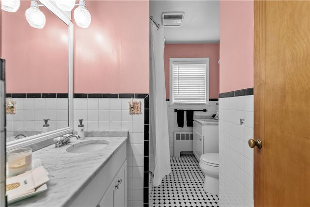 2 Cliff Avenue, Newport, RI 02840