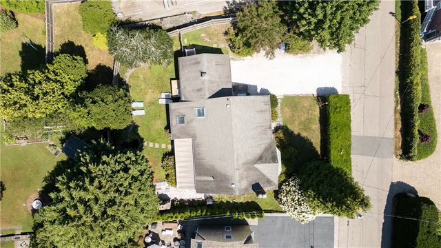 2 Cliff Avenue, Newport, RI 02840