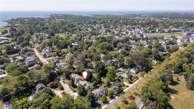 2 Cliff Avenue, Newport, RI 02840