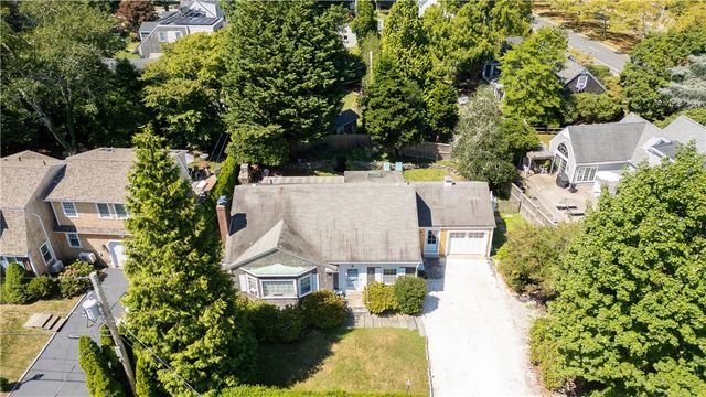 2 Cliff Avenue, Newport, RI 02840