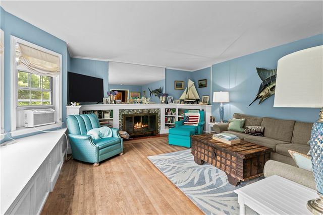 2 Cliff Avenue, Newport, RI 02840