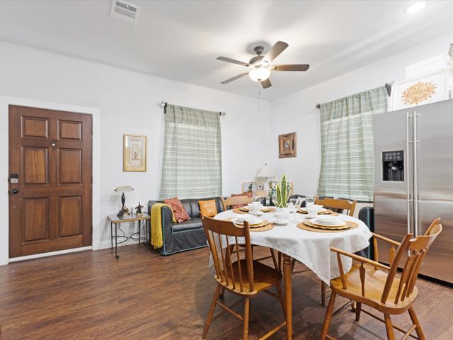 222 N Cliff Street, Dallas, TX 75203