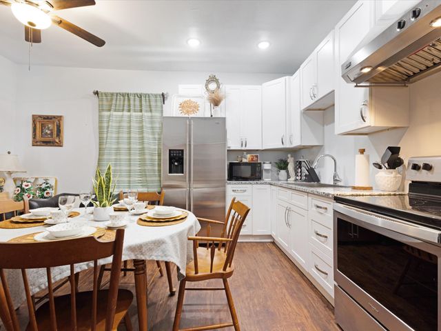 222 N Cliff Street, Dallas, TX 75203