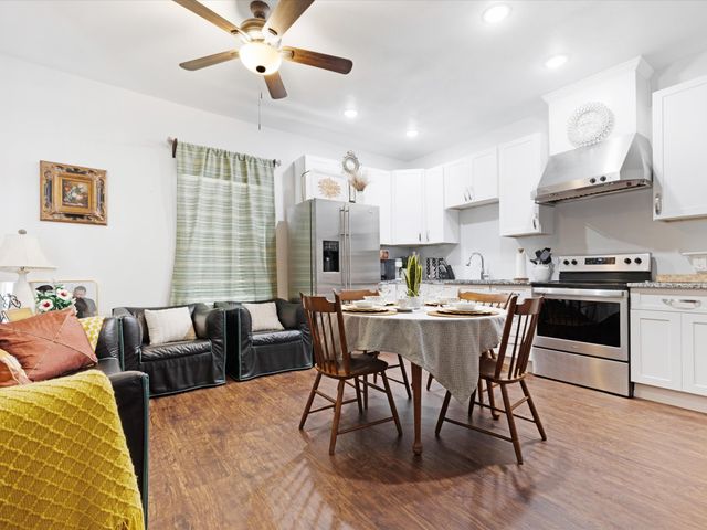 222 N Cliff Street, Dallas, TX 75203