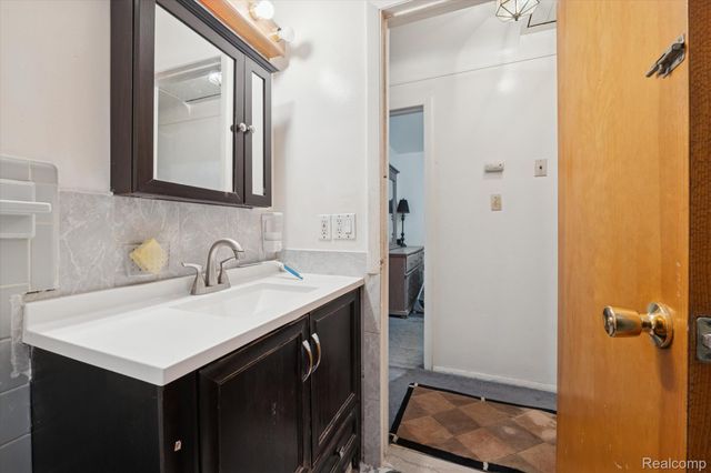 24245 Patricia Avenue, Warren, MI 48091