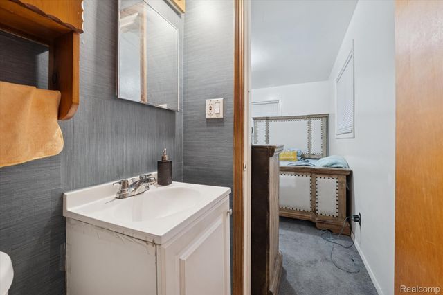 24245 Patricia Avenue, Warren, MI 48091