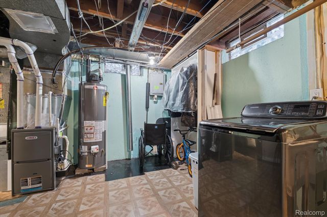 24245 Patricia Avenue, Warren, MI 48091