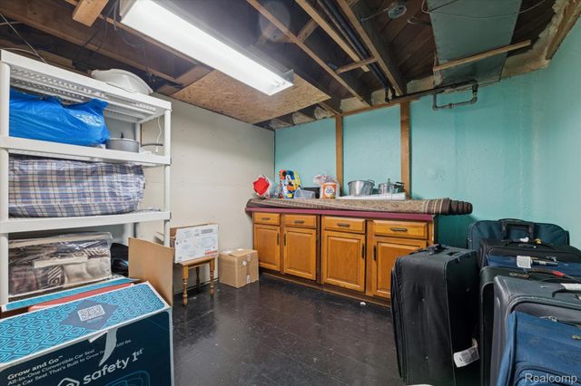 24245 Patricia Avenue, Warren, MI 48091