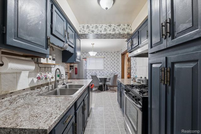 24245 Patricia Avenue, Warren, MI 48091