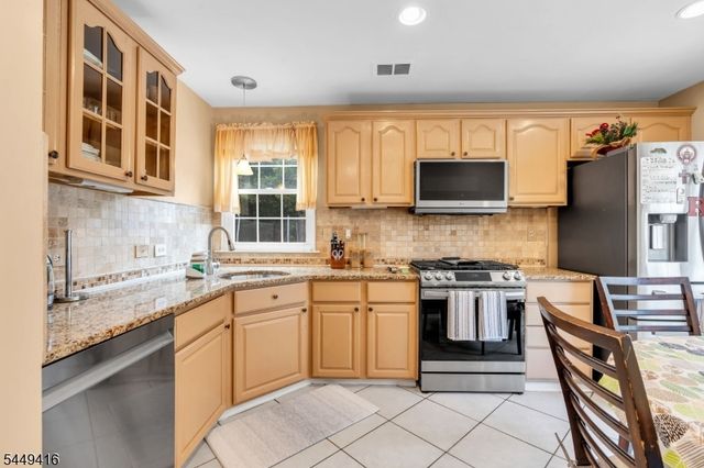 48 Plantation Rd, Readington Twp., NJ 08889