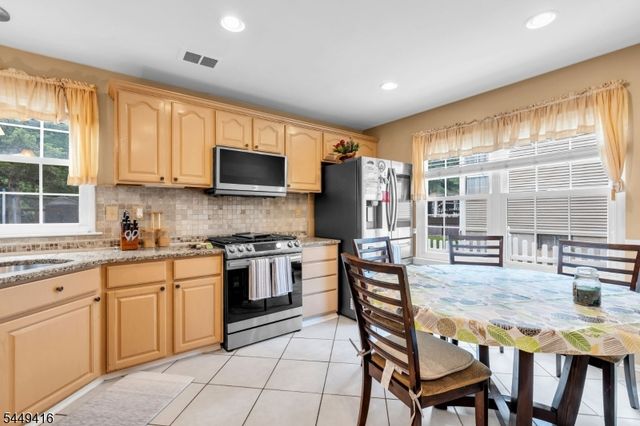 48 Plantation Rd, Readington Twp., NJ 08889