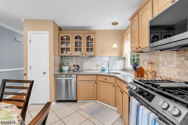 48 Plantation Rd, Readington Twp., NJ 08889