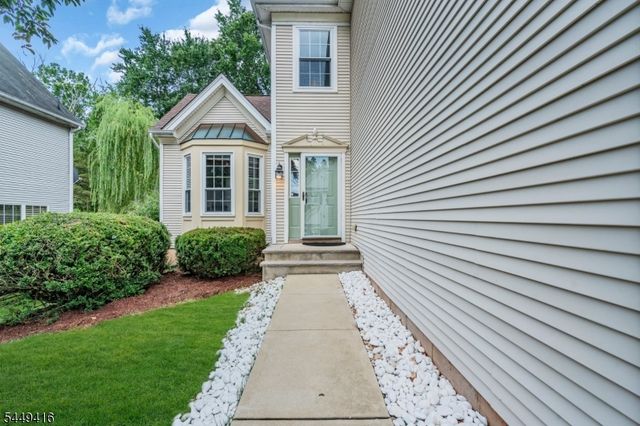 48 Plantation Rd, Readington Twp., NJ 08889