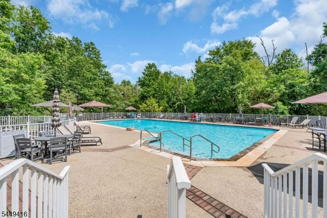 48 Plantation Rd, Readington Twp., NJ 08889