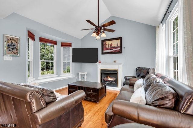 48 Plantation Rd, Readington Twp., NJ 08889