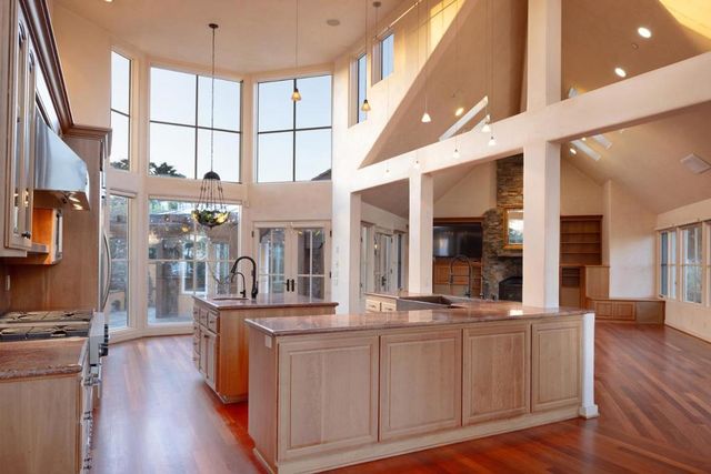 1273 Surf Avenue, Pacific Grove, CA 93950