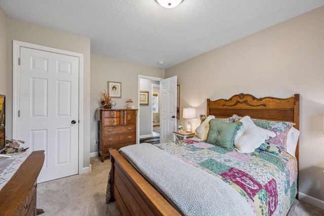 8595 Indahl Avenue S, Cottage Grove, MN 55016