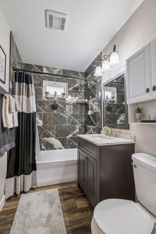 8595 Indahl Avenue S, Cottage Grove, MN 55016