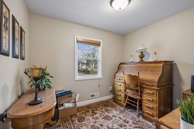 8595 Indahl Avenue S, Cottage Grove, MN 55016