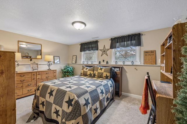 8595 Indahl Avenue S, Cottage Grove, MN 55016