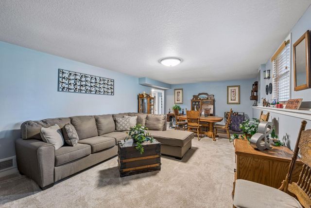 8595 Indahl Avenue S, Cottage Grove, MN 55016