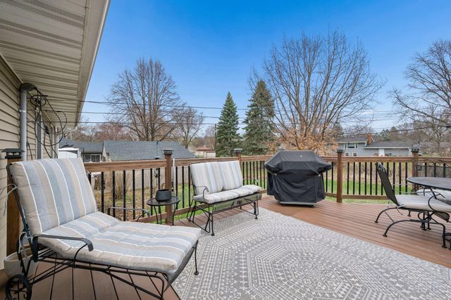 8595 Indahl Avenue S, Cottage Grove, MN 55016