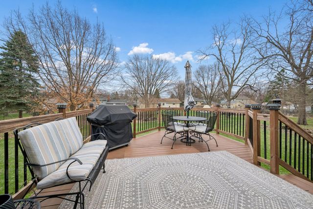 8595 Indahl Avenue S, Cottage Grove, MN 55016