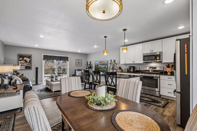 8595 Indahl Avenue S, Cottage Grove, MN 55016