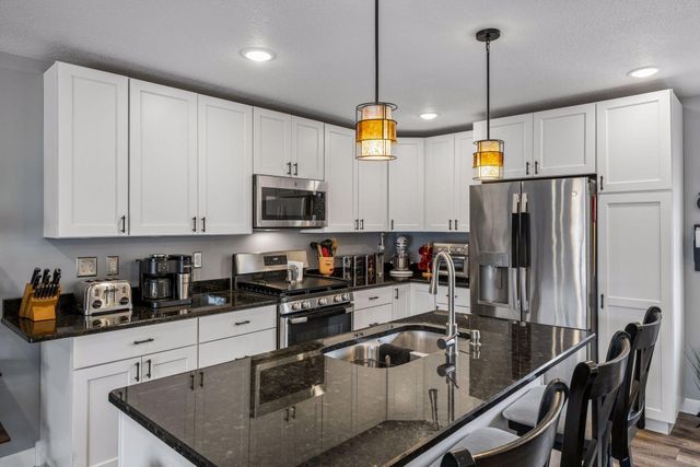 8595 Indahl Avenue S, Cottage Grove, MN 55016