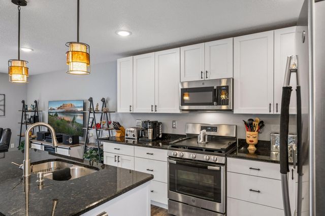 8595 Indahl Avenue S, Cottage Grove, MN 55016