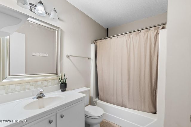 406 Forest Park Road 202, Wilmington, NC 28409