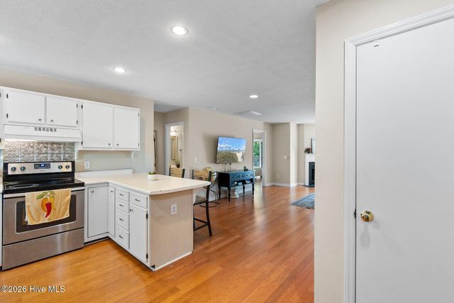 406 Forest Park Road 202, Wilmington, NC 28409