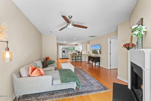 406 Forest Park Road 202, Wilmington, NC 28409
