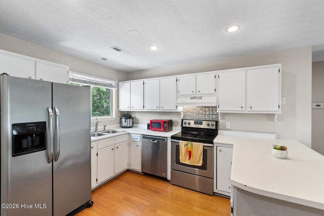 406 Forest Park Road 202, Wilmington, NC 28409