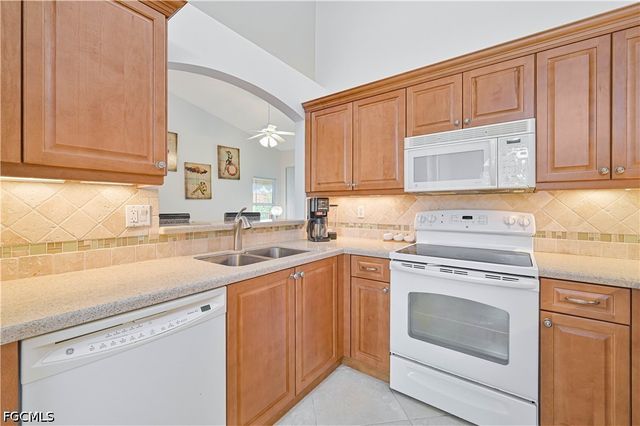 2600 Marshcreek LN 201, Naples, FL 34119