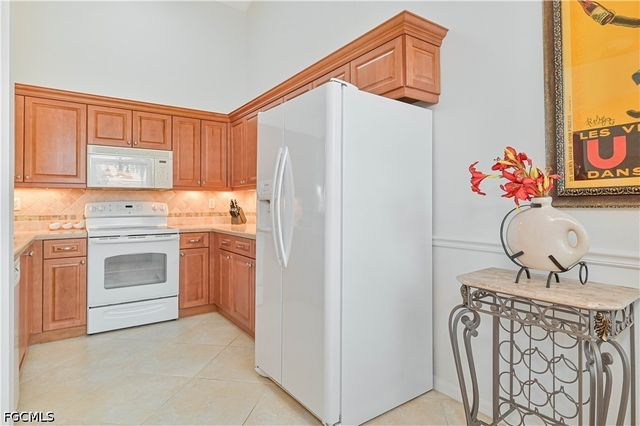 2600 Marshcreek LN 201, Naples, FL 34119