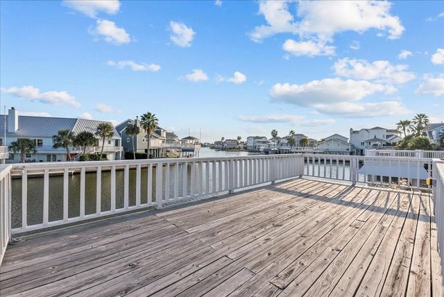 3423 Christmas Tree Point Road, Galveston, TX 77554