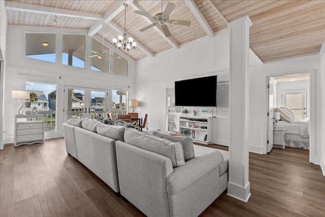 3423 Christmas Tree Point Road, Galveston, TX 77554