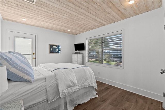 3423 Christmas Tree Point Road, Galveston, TX 77554