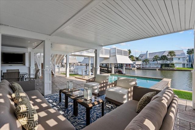 3423 Christmas Tree Point Road, Galveston, TX 77554