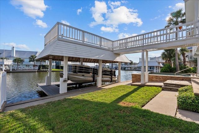 3423 Christmas Tree Point Road, Galveston, TX 77554