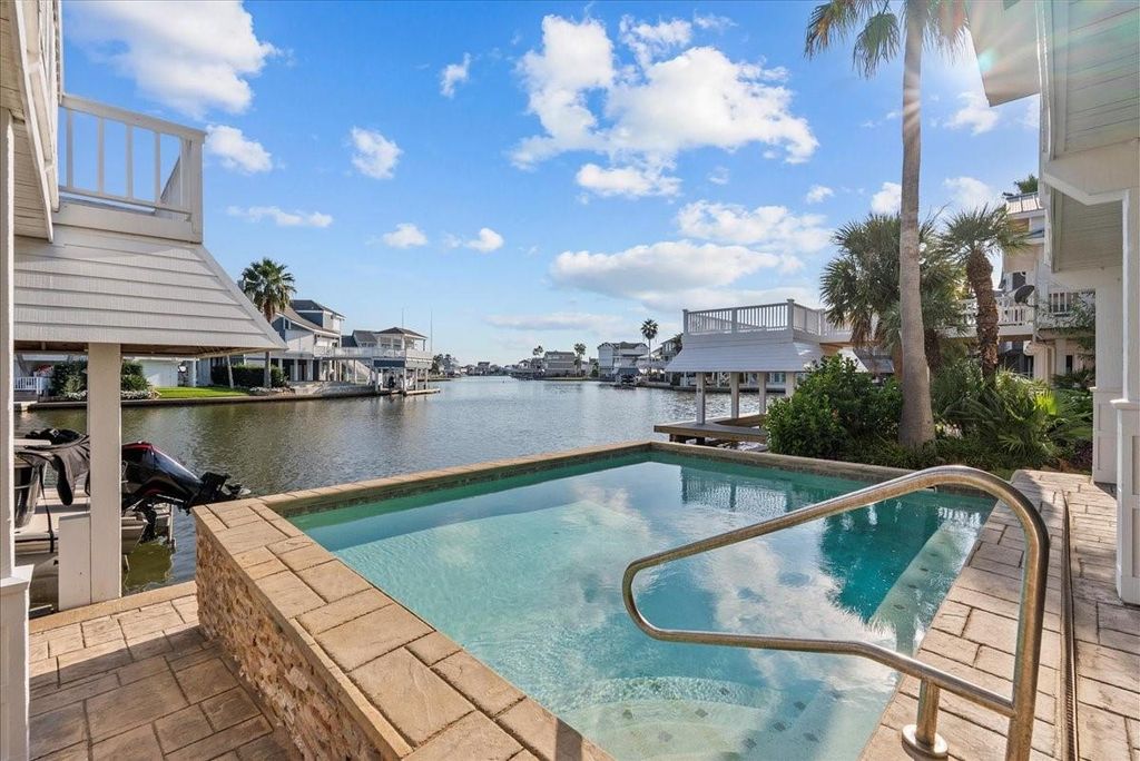 3423 Christmas Tree Point Road, Galveston, TX 77554